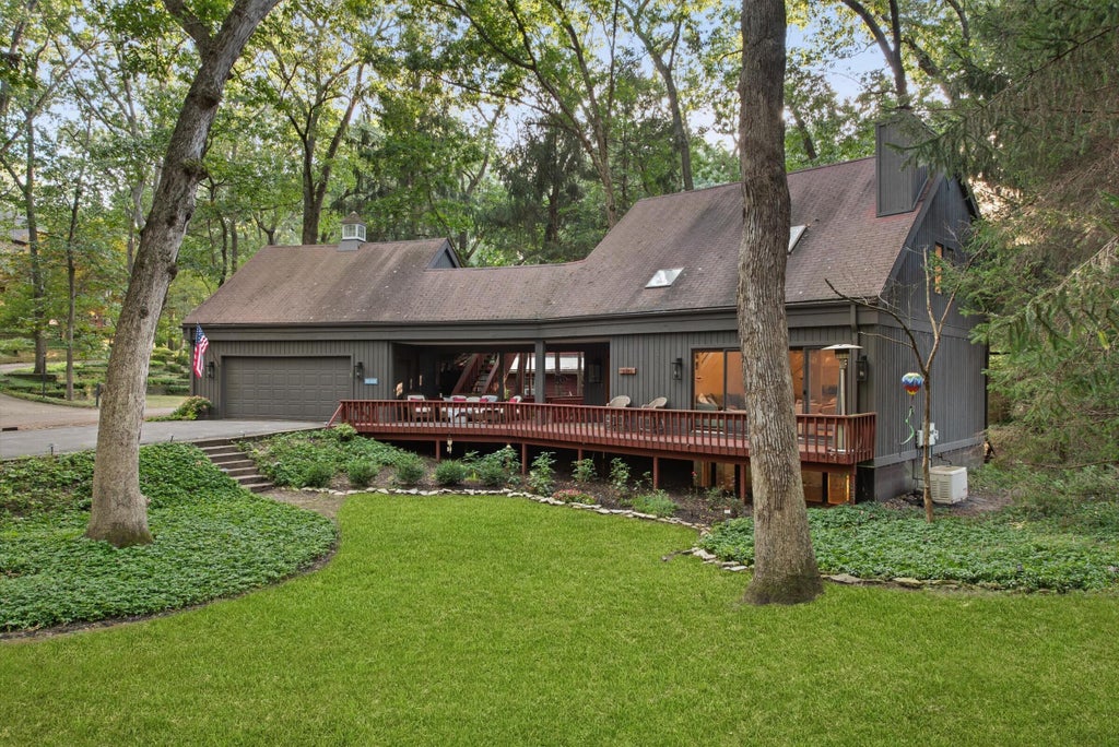 Photo of 3523 Pottawattomie Trail, Michigan City, IN 46360 (MLS # 845618)