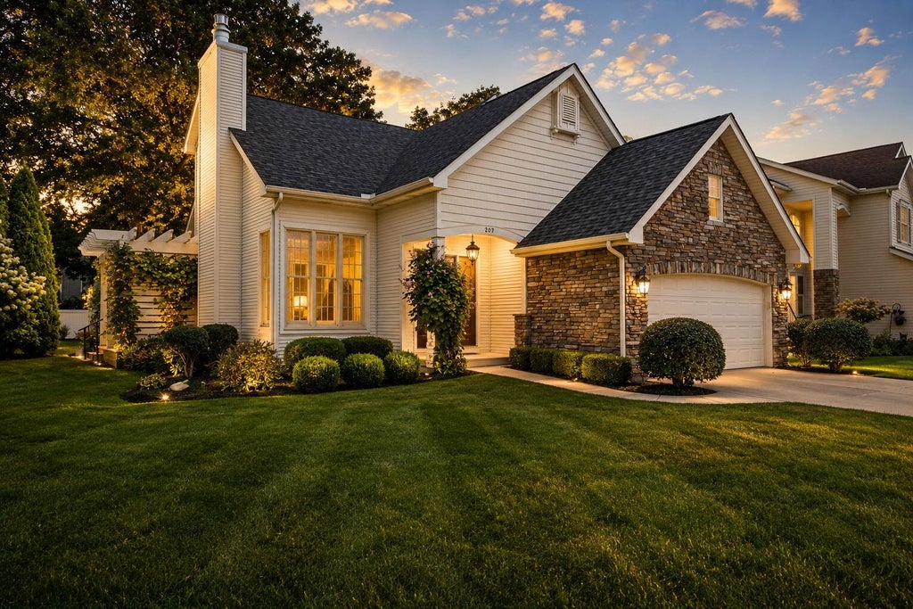 Photo of 207 Kraus Drive, Valparaiso, IN 46383 (MLS # 845886)