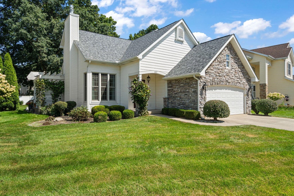 Photo of 207 Kraus Drive, Valparaiso, IN 46383 (MLS # 845886)