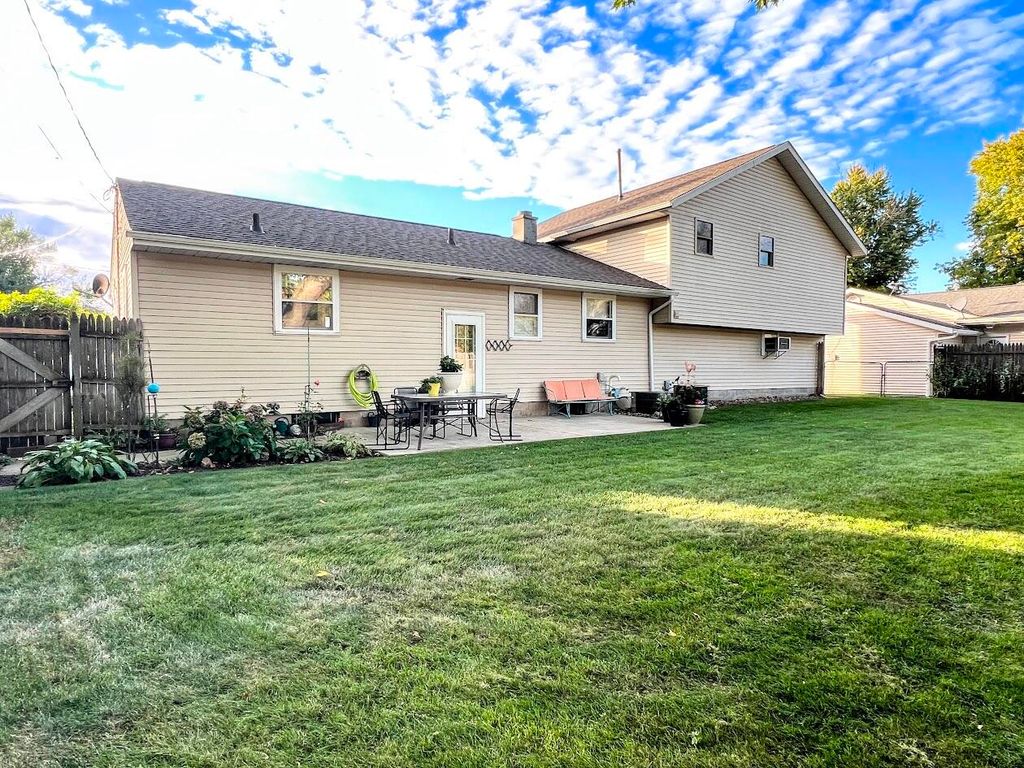 Photo of 827 Eason Court, La Porte, IN 46350 (MLS # 829323)