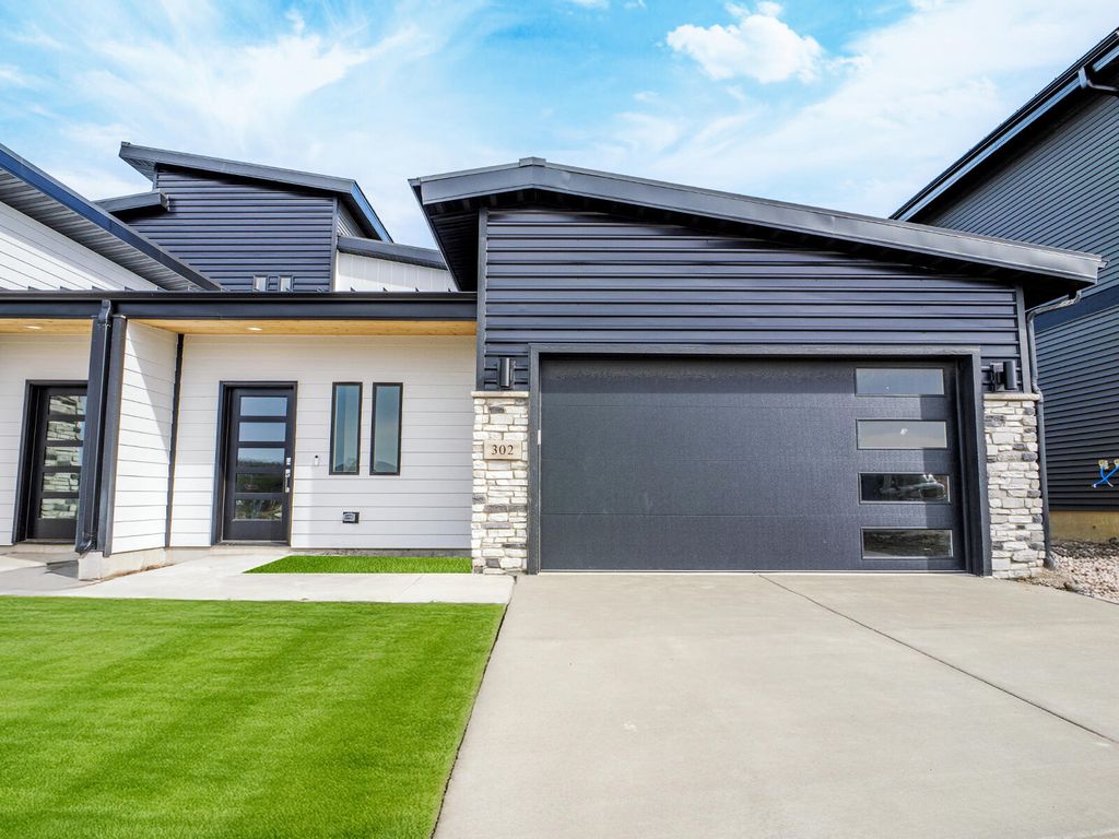 Photo of 244 Sawgrass Drive, Crown Point, IN 46307 (MLS # 831491)