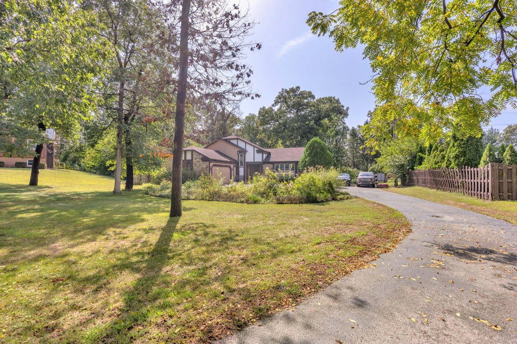 Photo of 9796 N David Court, DeMotte, IN 46310 (MLS # 845633)