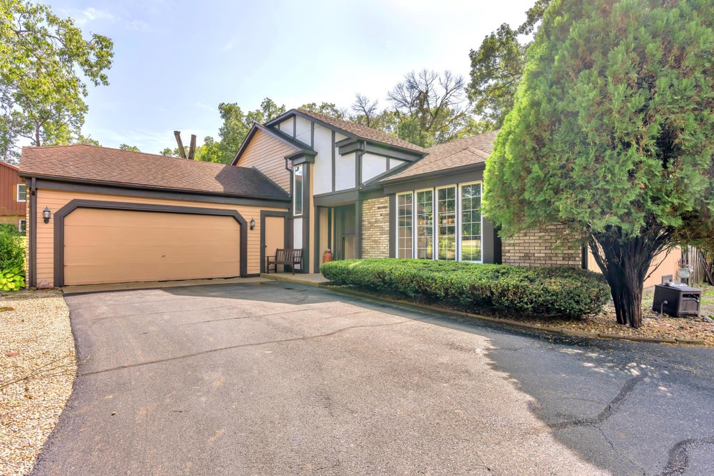 Photo of 9796 N David Court, DeMotte, IN 46310 (MLS # 845633)