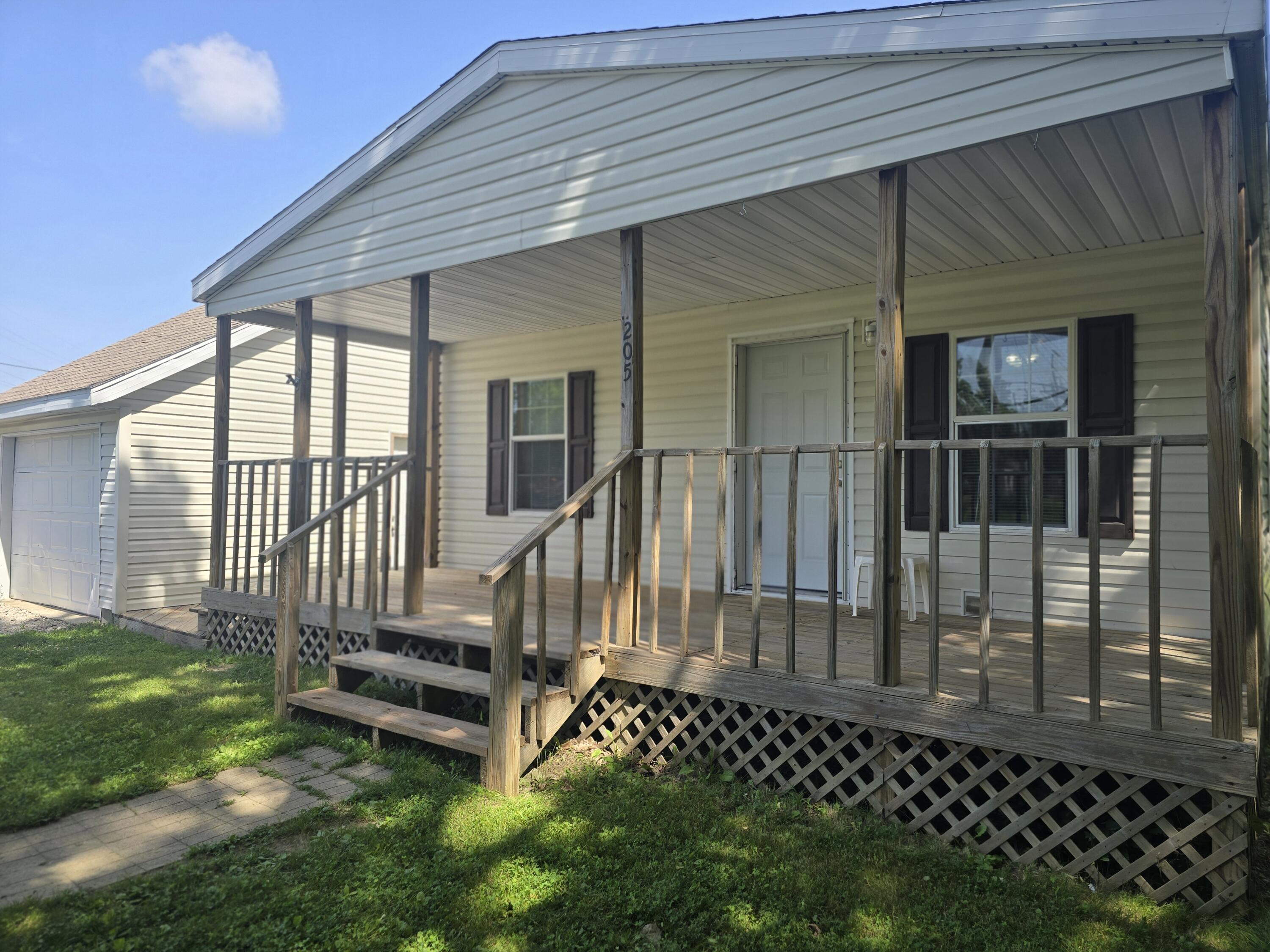 Photo 1 of 24 — 205 W Mcalpin Street, Hebron, IN 46341