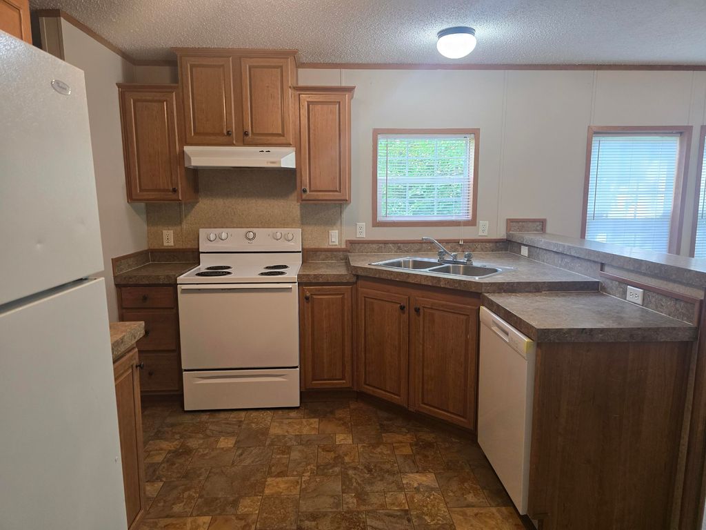 Photo of 205 W Mcalpin Street, Hebron, IN 46341 (MLS # 841583)