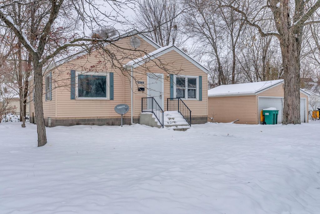 Photo of 8969 Hudson Court, Munster, IN 46321 (MLS # 831522)