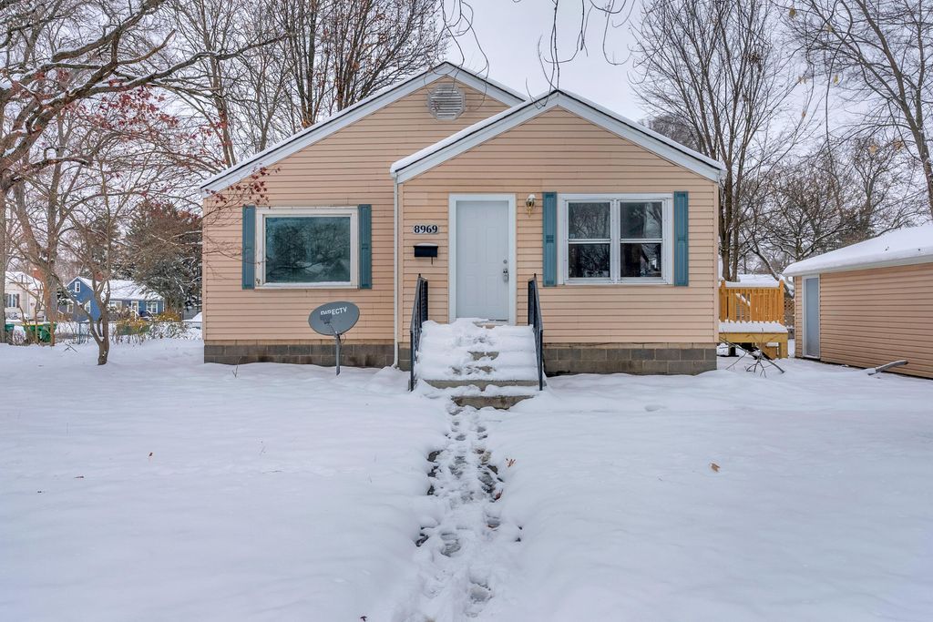 Photo of 8969 Hudson Court, Munster, IN 46321 (MLS # 831522)