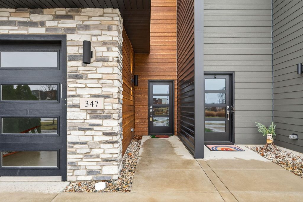 Photo of 347 Sawgrass Drive, Crown Point, IN 46307 (MLS # 832673)