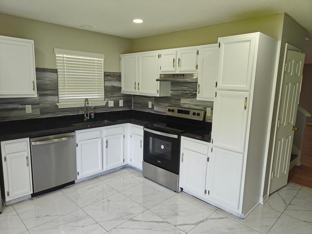 Photo of 3245 Blue Ash Lane, Indianapolis, IN 46239 (MLS # 837801)