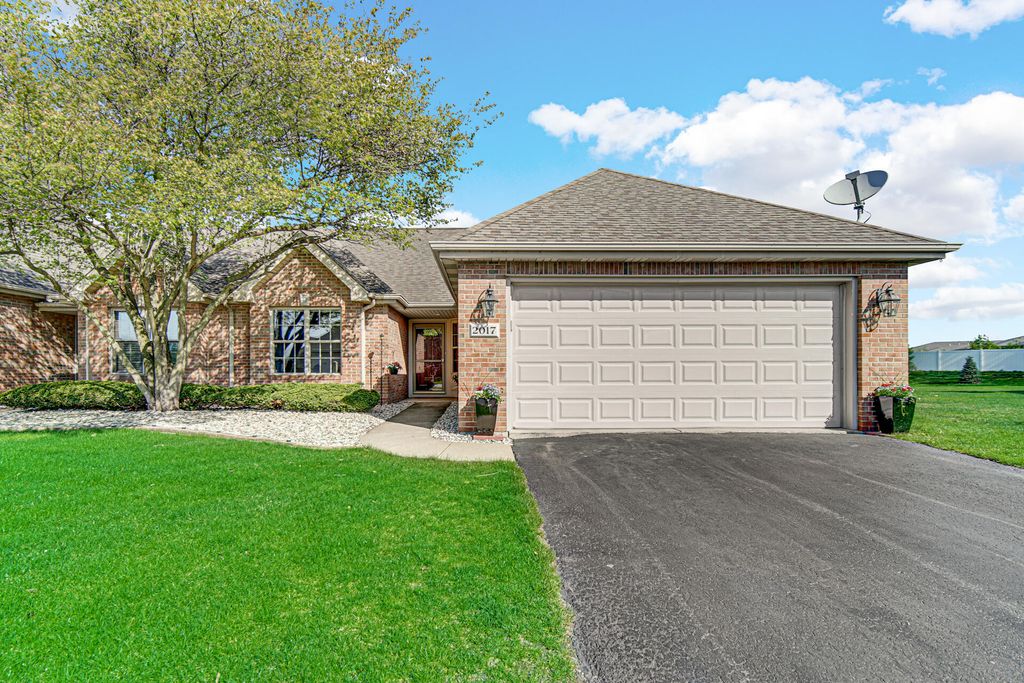 Photo of 2017 Wildwood Circle, Highland, IN 46322 (MLS # 837723)