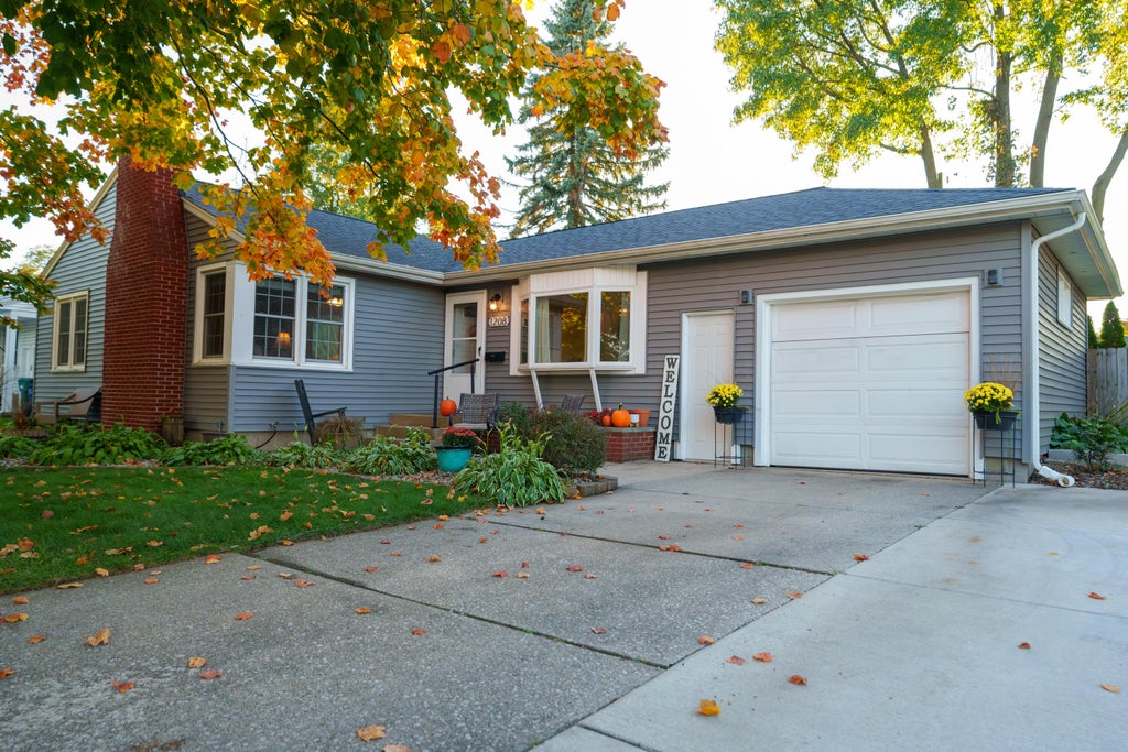 Photo of 1208 Walton Avenue, La Porte, IN 46350 (MLS # 847310)