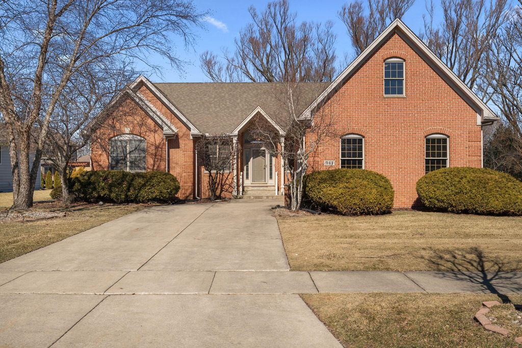Photo of 941 Boxwood Drive, Munster, IN 46321 (MLS # 834754)