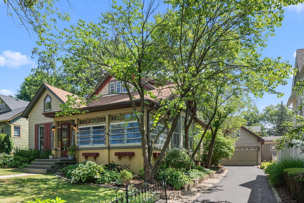 Photo of 406 Lafayette Street, Valparaiso, IN 46383 (MLS # 843418)