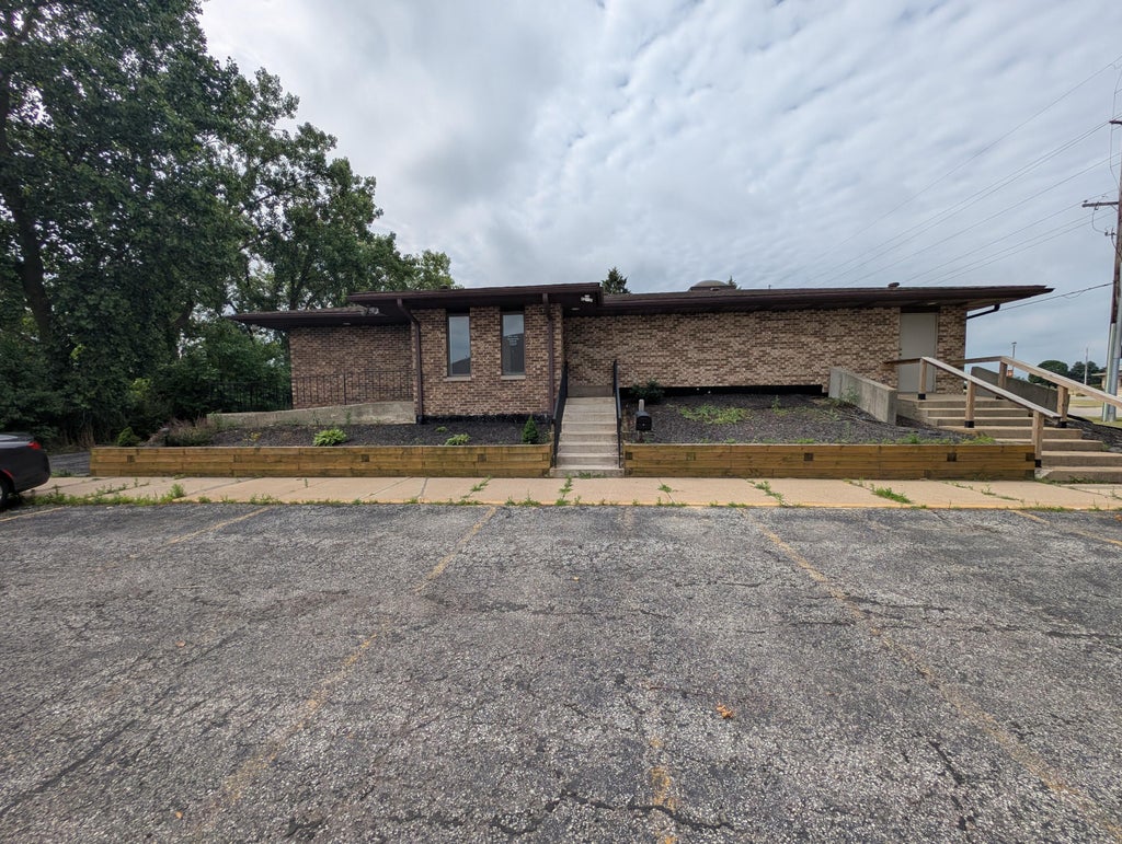 Photo of 3437 Airport Road, Portage, IN 46368 (MLS # 844602)