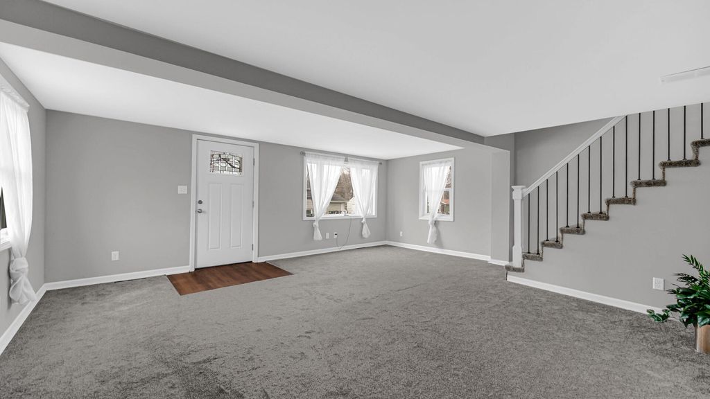 Photo of 337 N Dearborn Street, Hobart, IN 46342 (MLS # 836079)