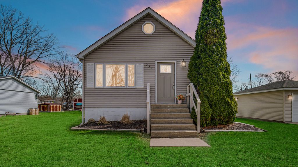 Photo of 337 N Dearborn Street, Hobart, IN 46342 (MLS # 836079)