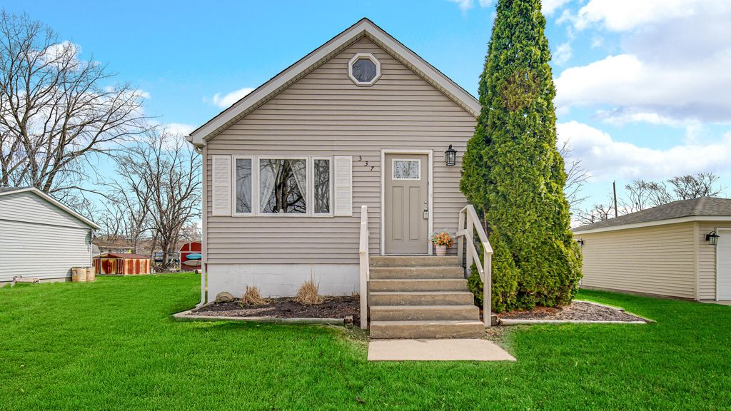 Photo of 337 N Dearborn Street, Hobart, IN 46342 (MLS # 836079)