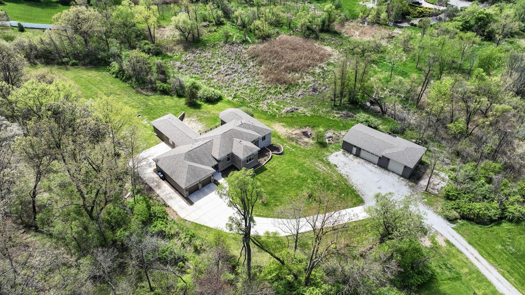 Photo of 11700 Westvalley Drive, Crown Point, IN 46307 (MLS # 838080)