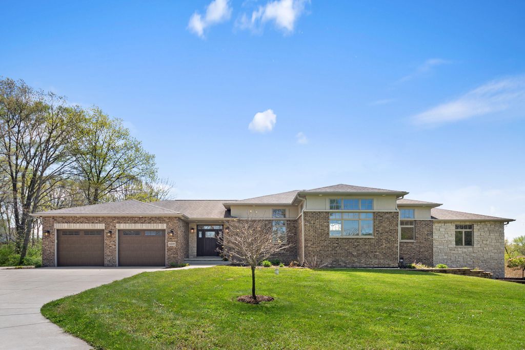 Photo of 11700 Westvalley Drive, Crown Point, IN 46307 (MLS # 838080)