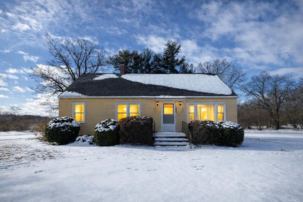 Photo of 4426 N 250 E, Rensselaer, IN 47978 (MLS # 833503)