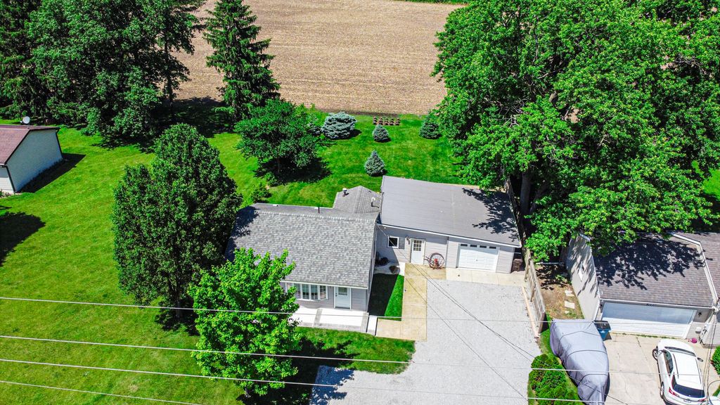 Photo of 10916 W 181st Avenue, Lowell, IN 46356 (MLS # 839784)