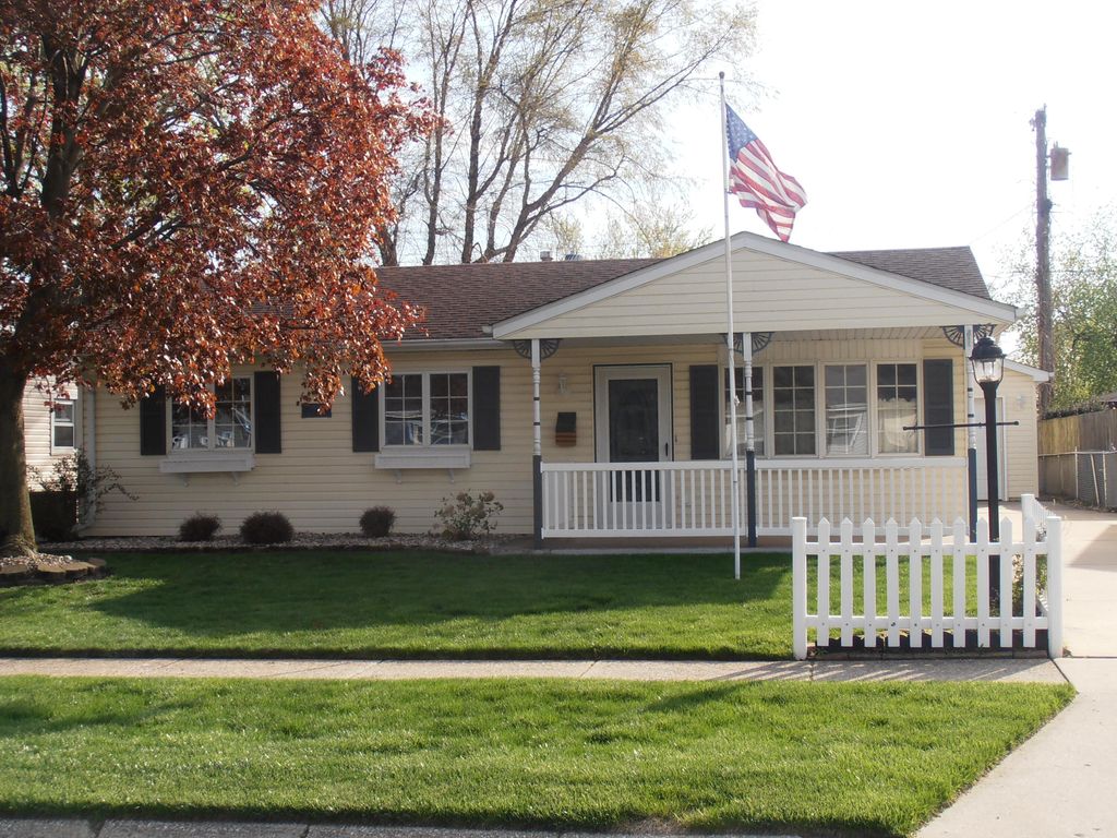 Photo of 9402 Ellen Drive, Highland, IN 46322 (MLS # 837619)