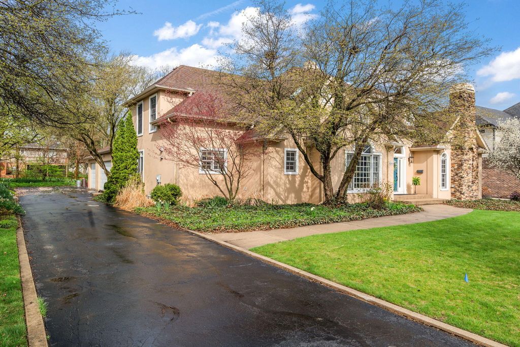 Photo of 8348 Castle Drive, Munster, IN 46321 (MLS # 837228)