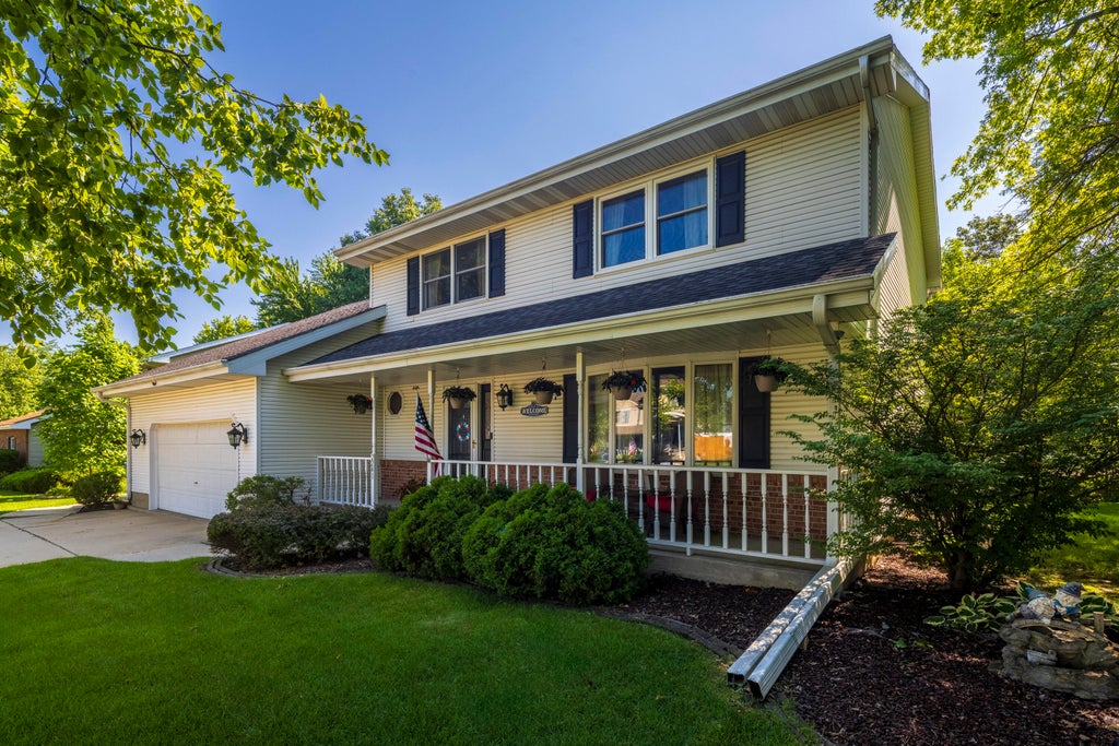 Photo of 2241 Grand Avenue, Schererville, IN 46375 (MLS # 841898)