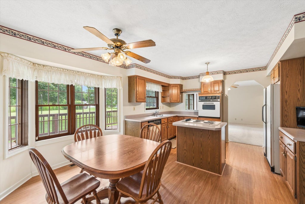 Photo of 223 Thornhedge Drive, Valparaiso, IN 46383 (MLS # 842868)