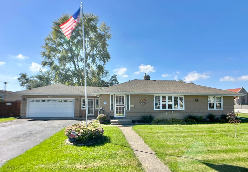 Photo of 918 N Harvey Street, Griffith, IN 46319 (MLS # 846041)