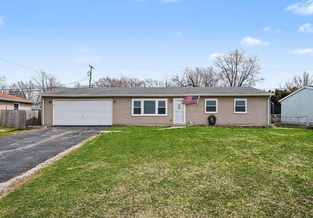 Photo of 655 N 450 W, Valparaiso, IN 46385 (MLS # 836026)