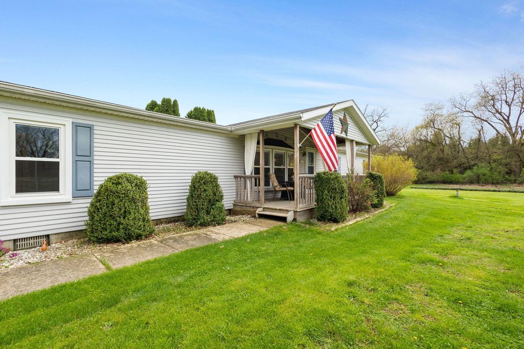 Photo of 11318 W State Road 2, Westville, IN 46391 (MLS # 837305)