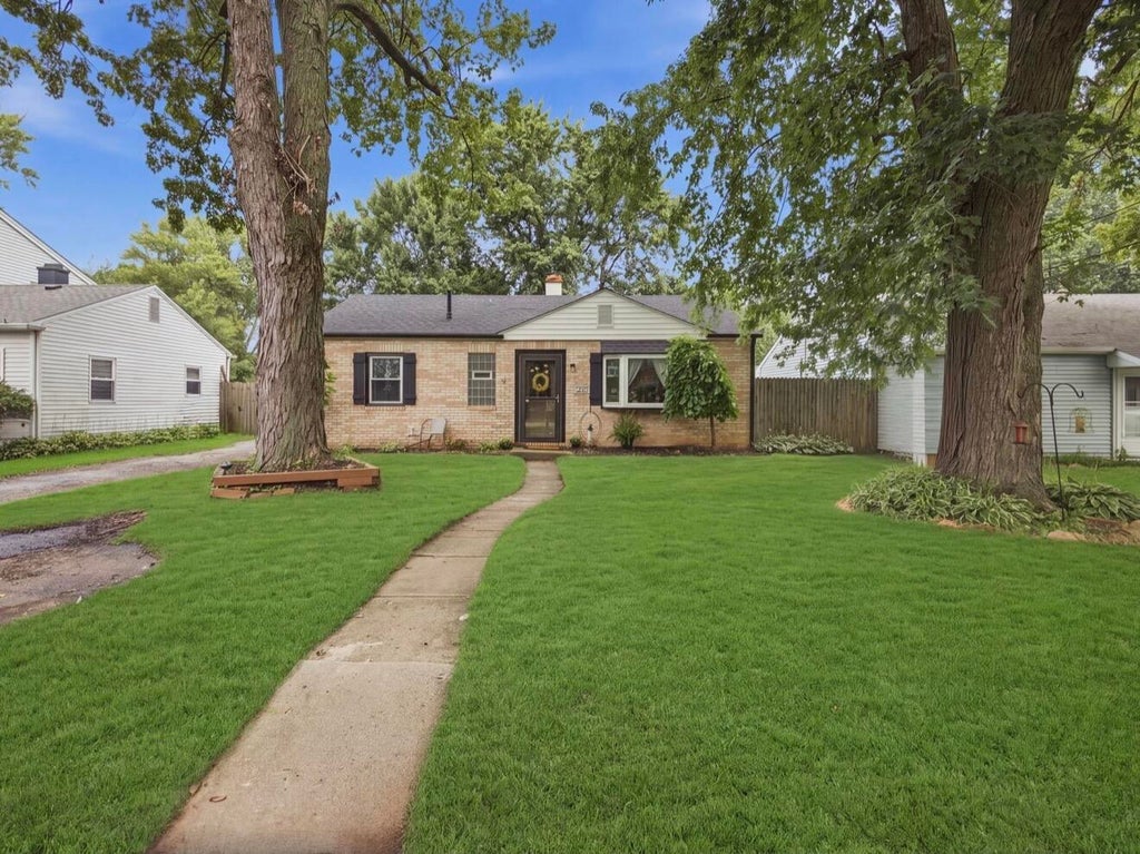 Photo of 270 Woodlawn Avenue, Porter, IN 46304 (MLS # 844494)
