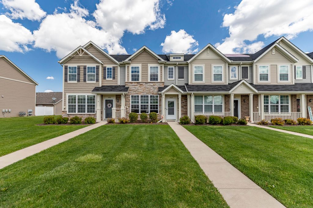 Photo of 11527 Rhode Island Street, Crown Point, IN 46307 (MLS # 838309)
