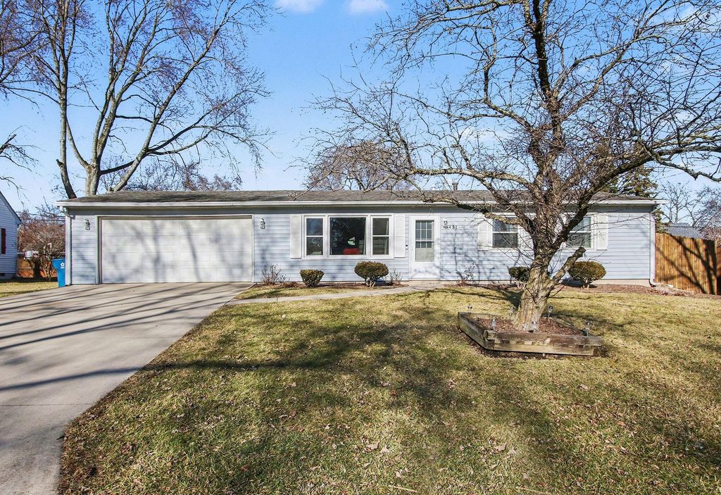 Photo of 431 Piedmont Road, Valparaiso, IN 46385 (MLS # 832807)