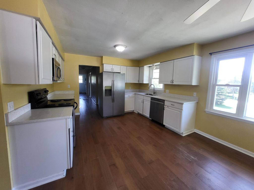 Photo of 325 Cedar Street NW, DeMotte, IN 46310 (MLS # 837551)