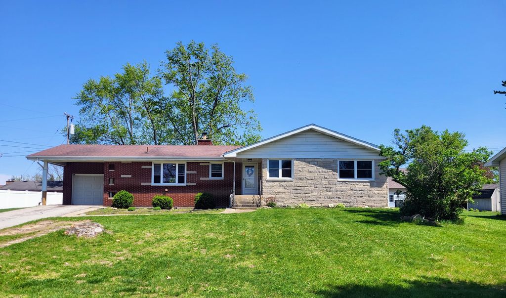 Photo of 325 Cedar Street NW, DeMotte, IN 46310 (MLS # 837551)