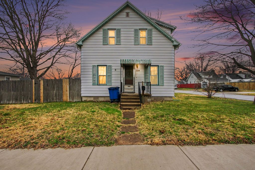 Photo of 324 Jackson Street, Michigan City, IN 46360 (MLS # 838046)