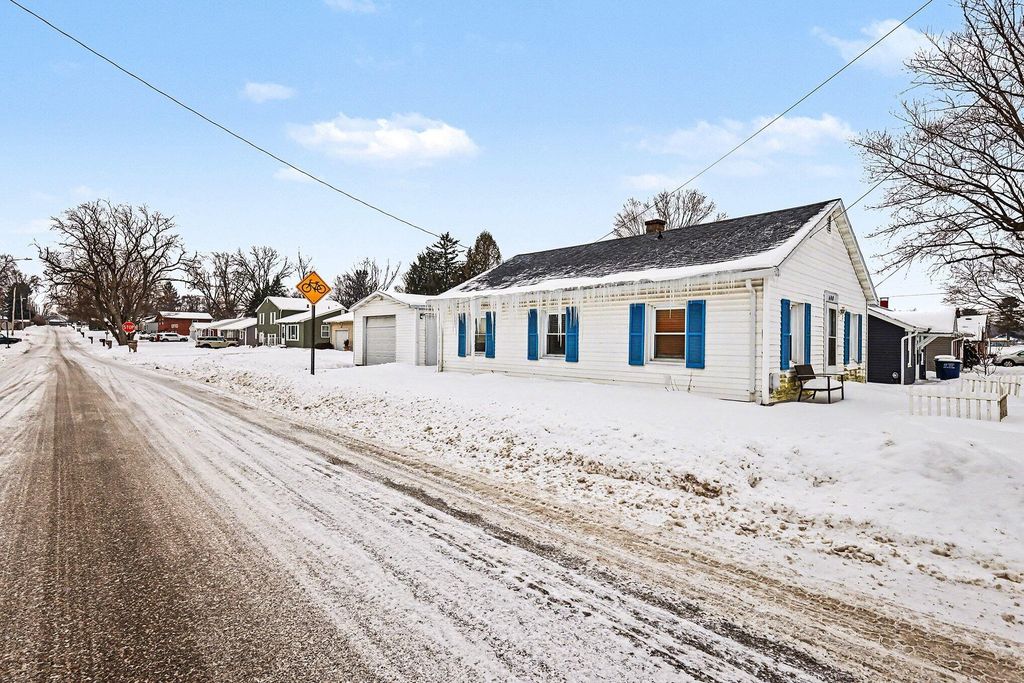 Photo of 408 E 14th Street, La Porte, IN 46350 (MLS # 833561)