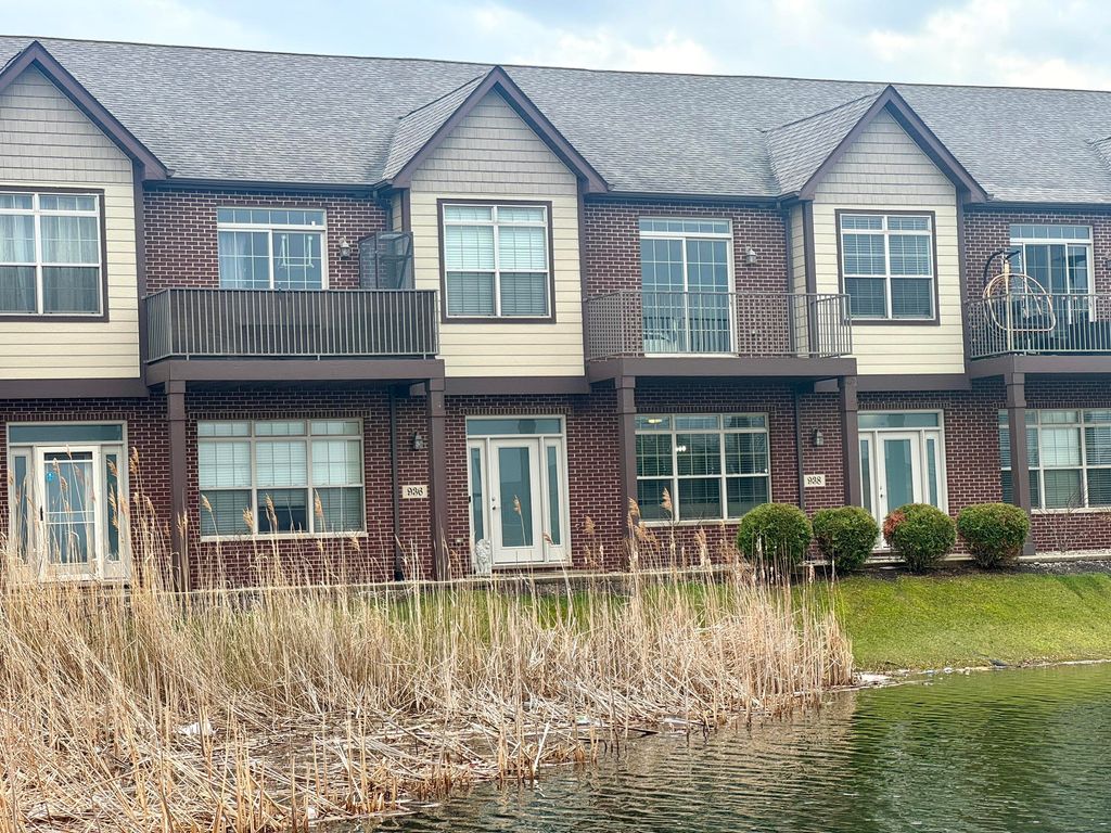 Photo of 938 Fountain Place, Schererville, IN 46375 (MLS # 836459)