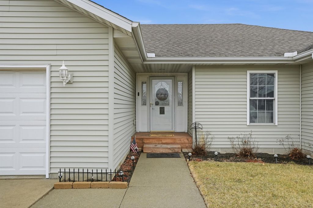 Photo of 11847 Salyer Drive, Wheatfield, IN 46392 (MLS # 835086)