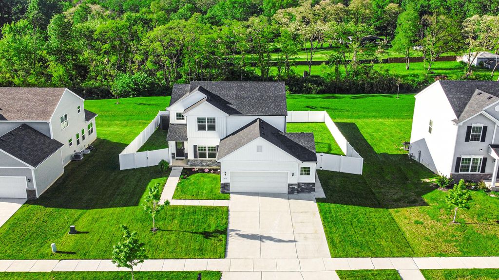 Photo of 5710 Burr Ridge Circle, Crown Point, IN 46307 (MLS # 839537)