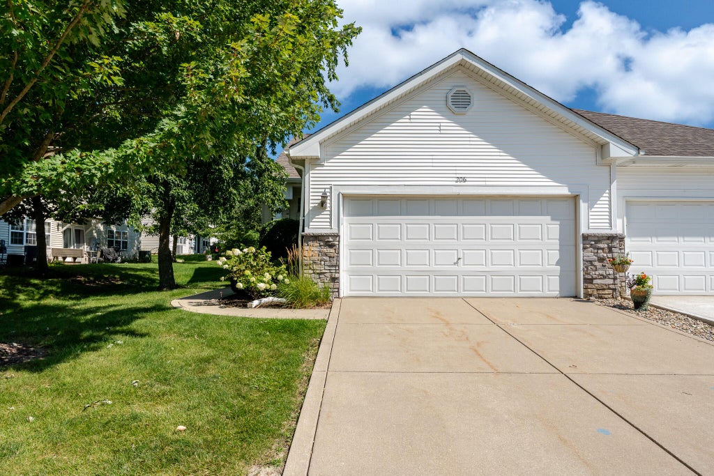 Photo of 206 Fieldstone Drive, Chesterton, IN 46304 (MLS # 843489)