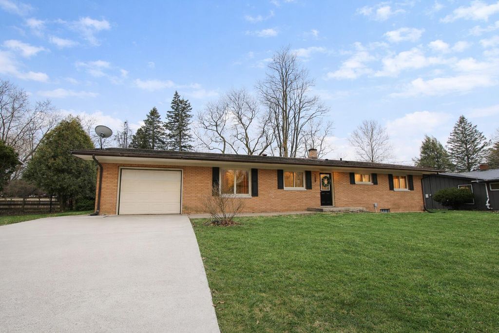 Photo of 108 Meadowlark Lane, La Porte, IN 46350 (MLS # 835918)