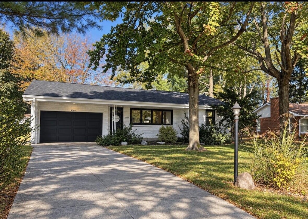 Photo of 3007 Maple Street, Michigan City, IN 46360 (MLS # 847195)
