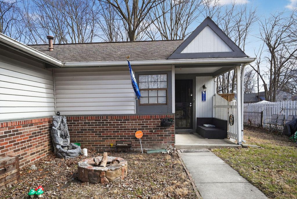 Photo of 833 Delray Drive, Indianapolis, IN 46241 (MLS # 837464)