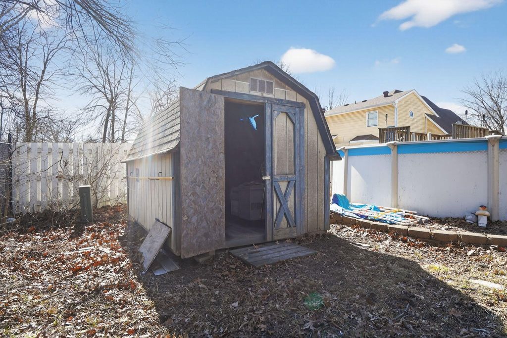 Photo of 833 Delray Drive, Indianapolis, IN 46241 (MLS # 837464)