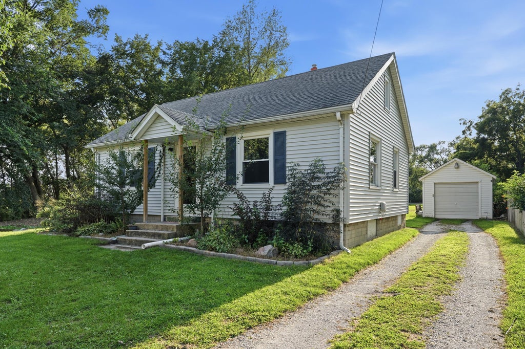 Photo of 204 N Colfax Street, Griffith, IN 46319 (MLS # 844538)