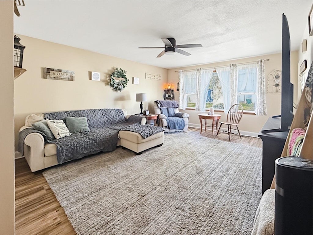 Photo of 372 Riviera Circle, Valparaiso, IN 46385 (MLS # 847252)