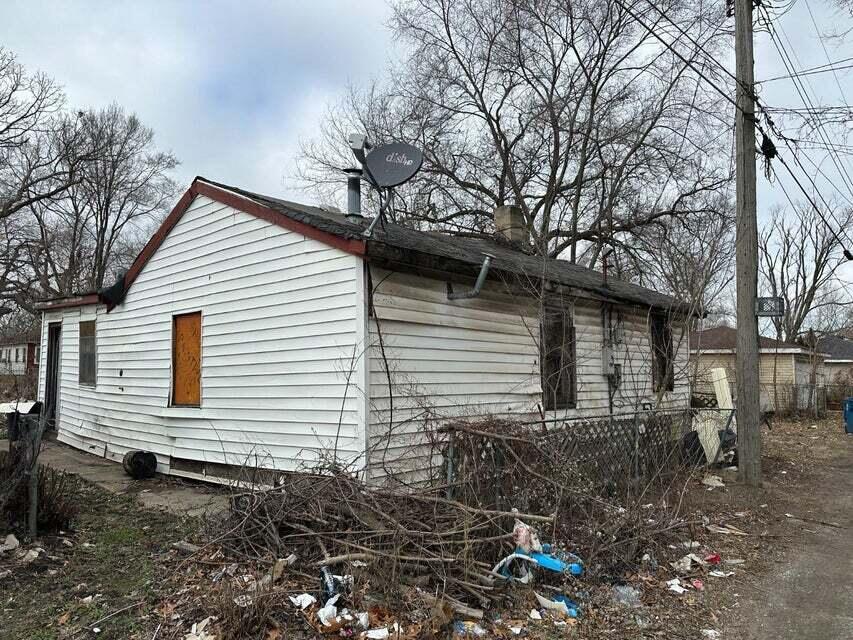 View Gary, IN 46406 house